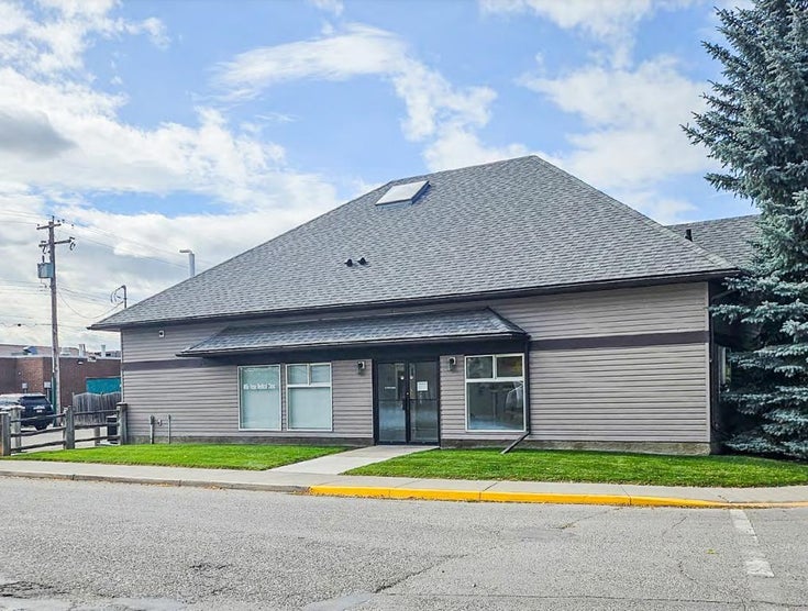 37 2 Avenue SE - Central High River Office for sale(A2172556)