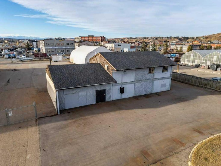 225 River Avenue  - Industrial Industrial for sale(A2178844)