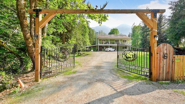 14605 SQUAMISH VALLEY ROAD - Upper Squamish House/Single Family for sale, 4 Bedrooms (R2791767)