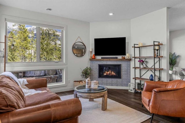 302, 102 Stewart Creek Rise  - Three Sisters Row/Townhouse for Sale, 2 Bedrooms (A2215694)