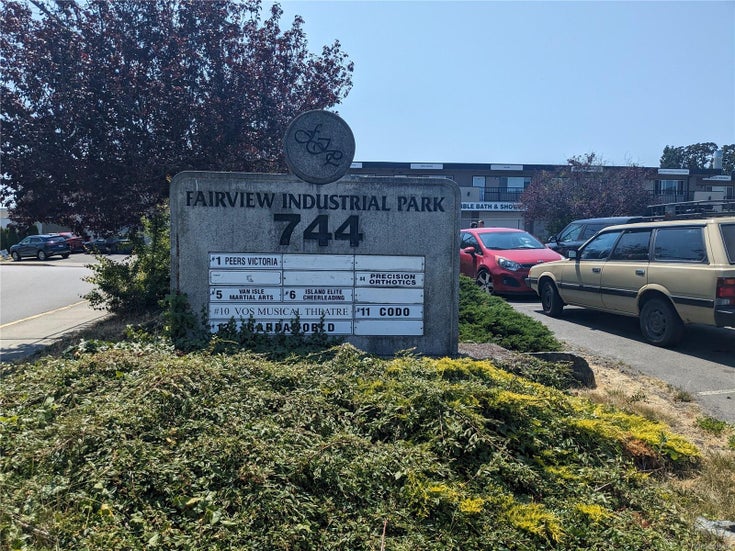 9 744 Fairview Rd - Es Esquimalt Industrial for sale(936454)