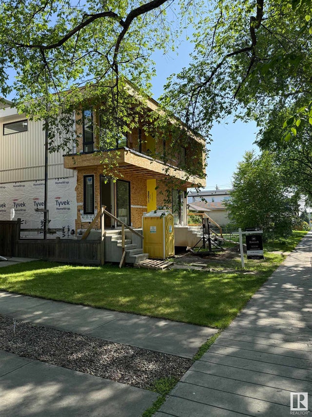 7540 80 AV NW NW - King Edward Park Duplex for Sale, 4 Bedrooms (E4437618)