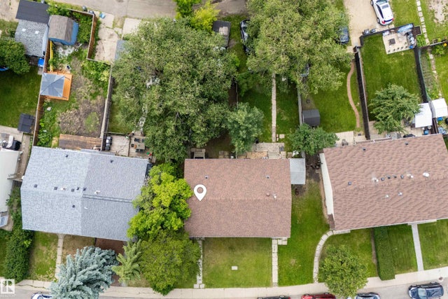 11447 39 AV NW - Greenfield Duplex for Sale, 3 Bedrooms (E4456666)