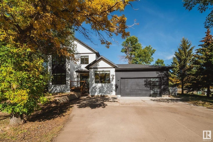 22252 Highway 16 Queensdale Place Rural Strathcona County - Queensdale Place Detached Single Family(E4323644)