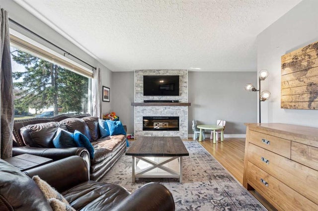68 Chancellor Way NW - Cambrian Heights Detached for Sale, 5 Bedrooms (A2215544)