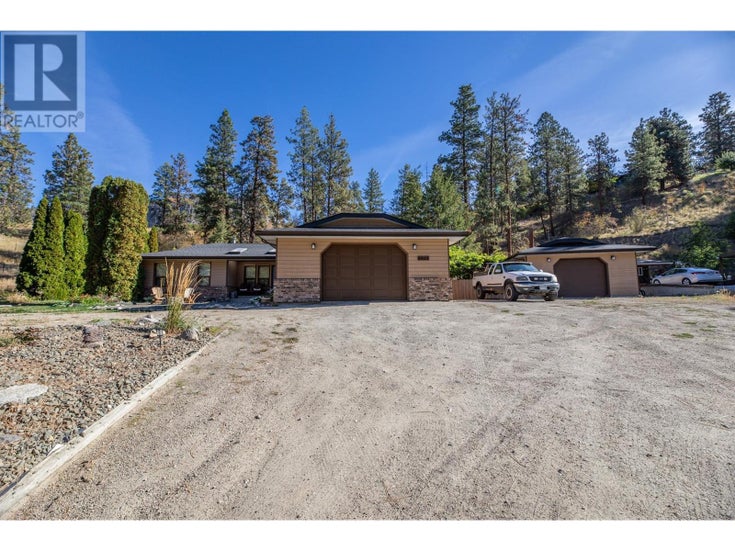 8015 VICTORIA Road - Summerland House for sale, 3 Bedrooms (10308038)