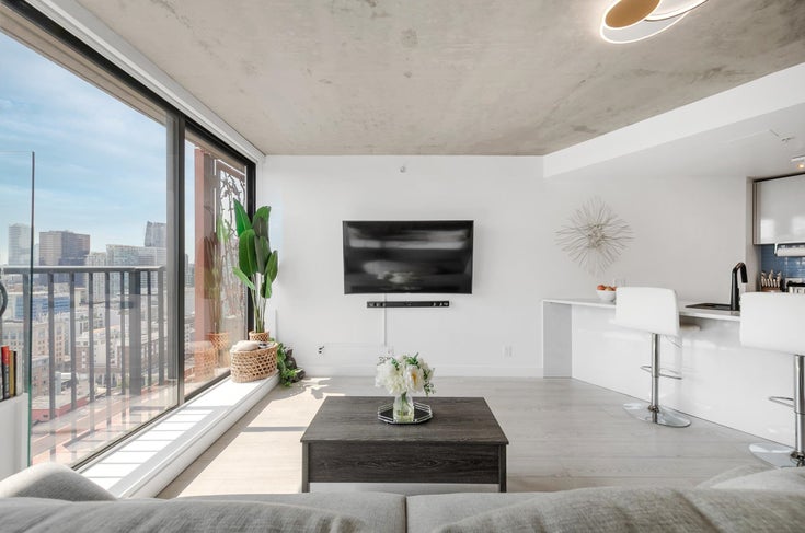 3209 - 128 W Cordova Street - Downtown VW Apartment/Condo for Sale, 1 Bedroom (R3026526)