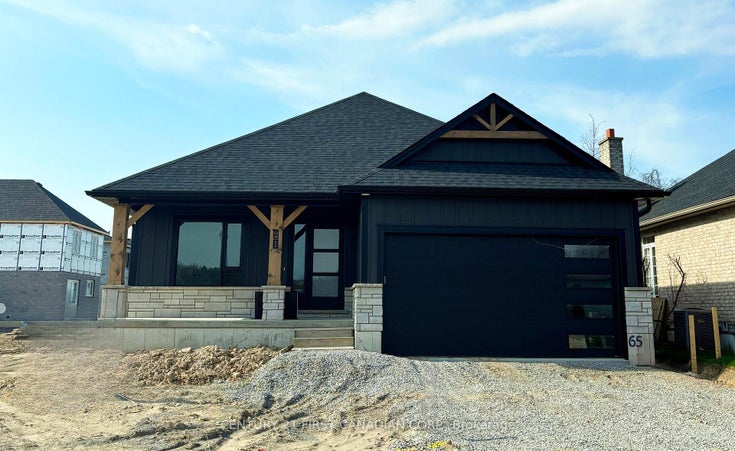 21 Hamilton Street - Alisa Craig Detached for Sale, 2 Bedrooms (X11982288)
