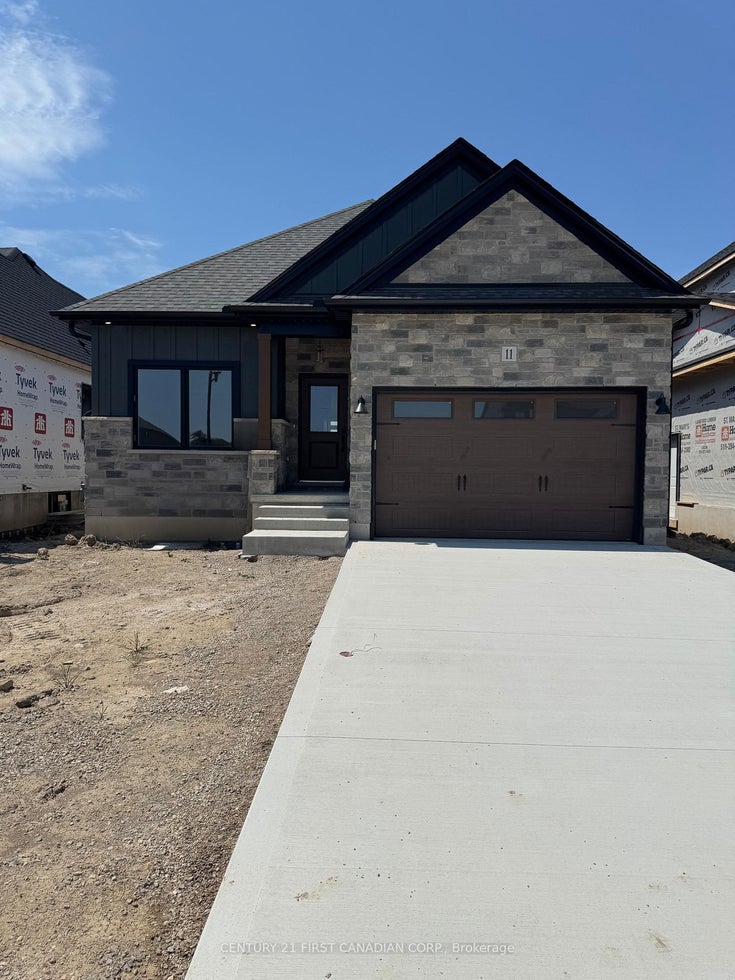 11 Sheldabren Street - Ailsa Craig Detached for Sale, 2 + 2 Bedrooms (X12379975)