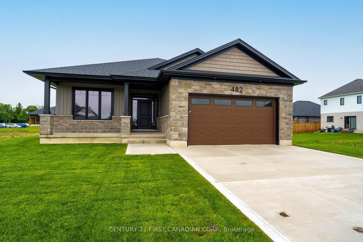 482 Julianna Court - Plympton Wyoming Detached for Sale, 3 + 1 Bedrooms (X12493494)