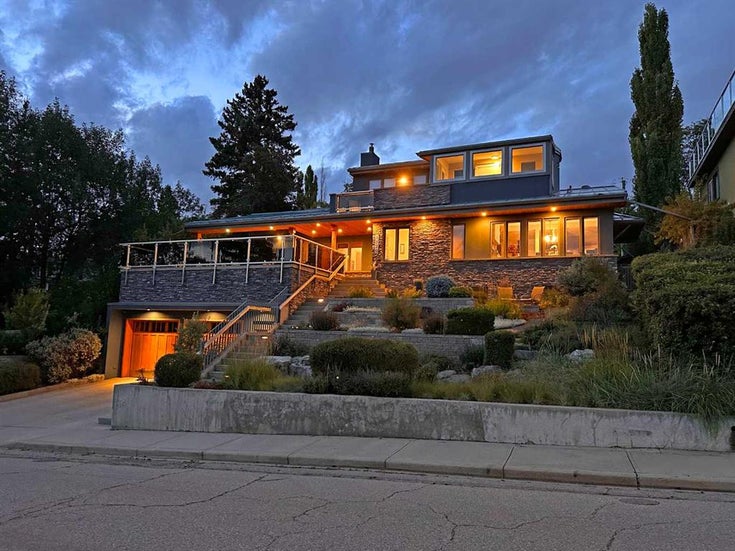 1720 12 Avenue NW - Hounsfield Heights/Briar Hill Detached for Sale, 5 Bedrooms (A2250479)