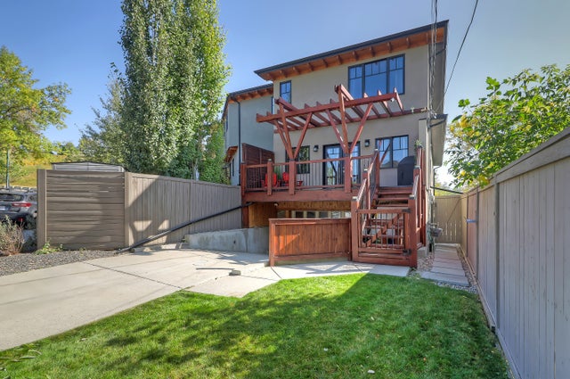 933 29 Street NW - Parkdale Semi Detached (Half Duplex) for Sale, 3 Bedrooms (A2257991)
