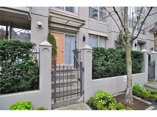 Th12 969 Richards Street - Downtown VW Townhouse, 2 Bedrooms (V956716)