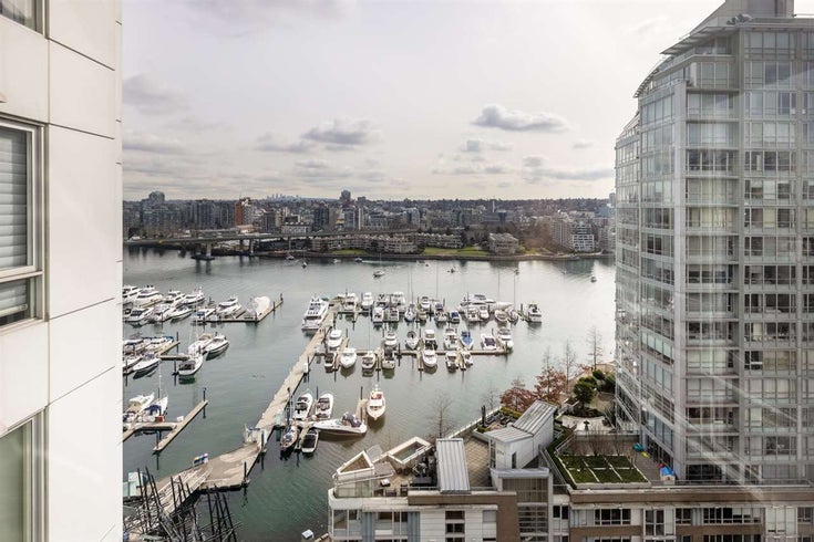 1906 1201 MARINASIDE CRESCENT - Yaletown Apartment/Condo for sale, 2 Bedrooms (R2582285)