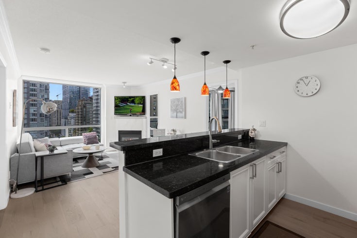 1306 - 928 Richards Street - Yaletown Apartment/Condo, 2 Bedrooms (R3026890)