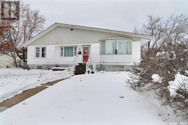 60 24th STREET E - Prince Albert House, 4 Bedrooms (SK905993)