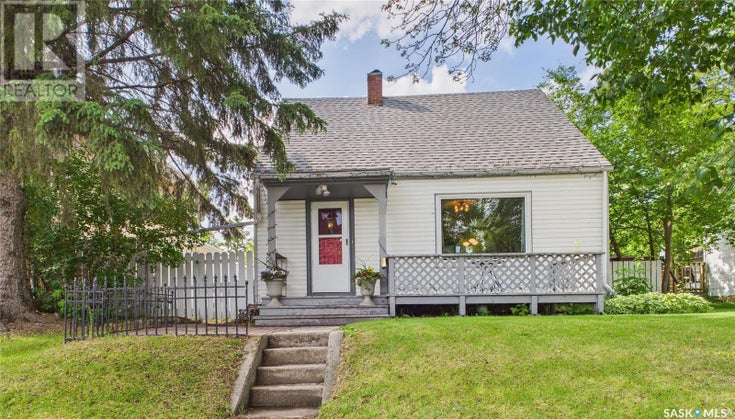 523 20th STREET E - Prince Albert House for Sale, 2 Bedrooms (SK011400)