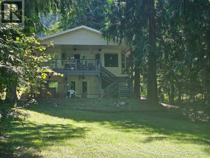 534 BAYVIEW  Road - Nakusp House for Sale, 2 Bedrooms (2474685)