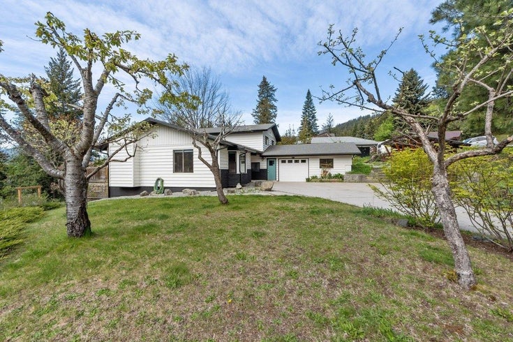 3838 WOODCREST ROAD - Nelson House for sale, 4 Bedrooms (2476723)