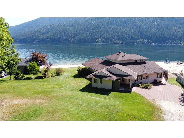 2194 HIGHWAY 3A - Nelson House for Sale, 3 Bedrooms (2479169)