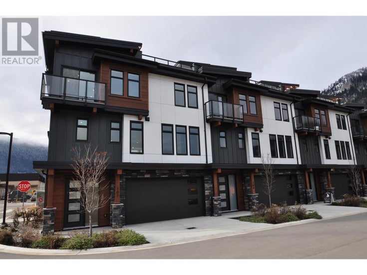 910 LAKESIDE Drive Unit# 107 - Nelson Row / Townhouse for Sale, 3 Bedrooms (10331628)