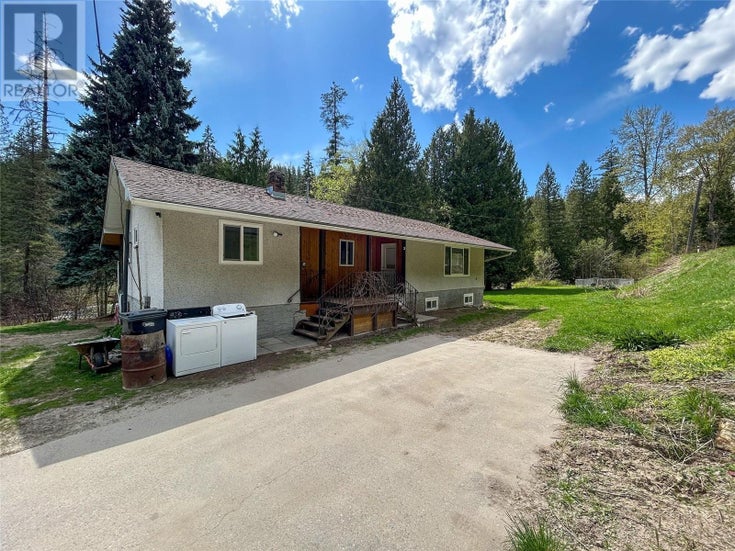 1486 PASS CREEK Road - Castlegar House for Sale, 5 Bedrooms (10345527)