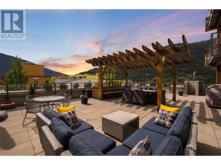 710 Vernon Street Unit# 217 - Nelson Apartment for Sale, 3 Bedrooms (10347089)