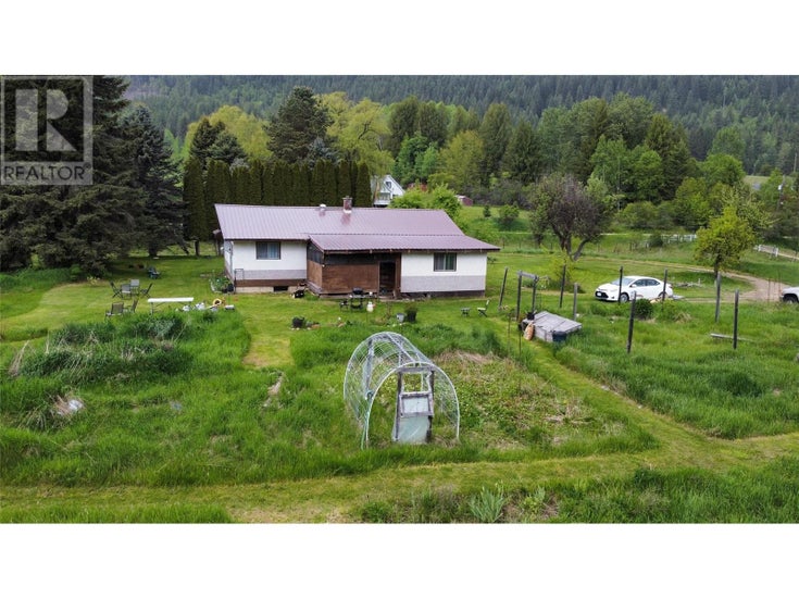 6222 SLOCAN RIVER Road - Winlaw House for Sale, 3 Bedrooms (10348428)