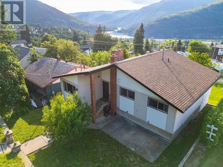 605 RICHARDS Street - Nelson House for Sale, 4 Bedrooms (10350775)