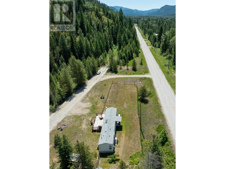 1905 AIRPORT Road - Salmo Manufactured Home for Sale, 2 Bedrooms (10350674)