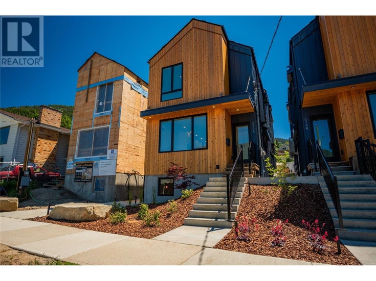 518 Robson Street Unit# A - Nelson Duplex for Sale, 3 Bedrooms (10352162)