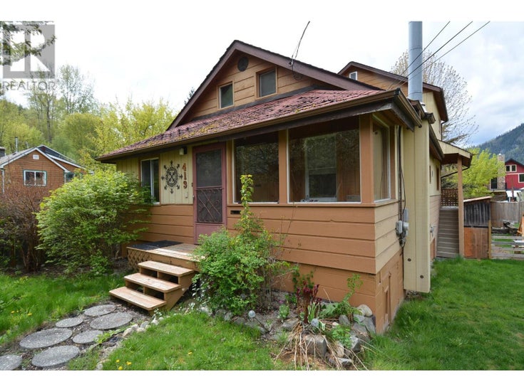 413 SIXTH Street - Nelson House for Sale, 4 Bedrooms (10352924)