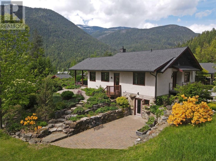 3092 Poohachoff Road - Slocan Park House for Sale, 3 Bedrooms (10353892)