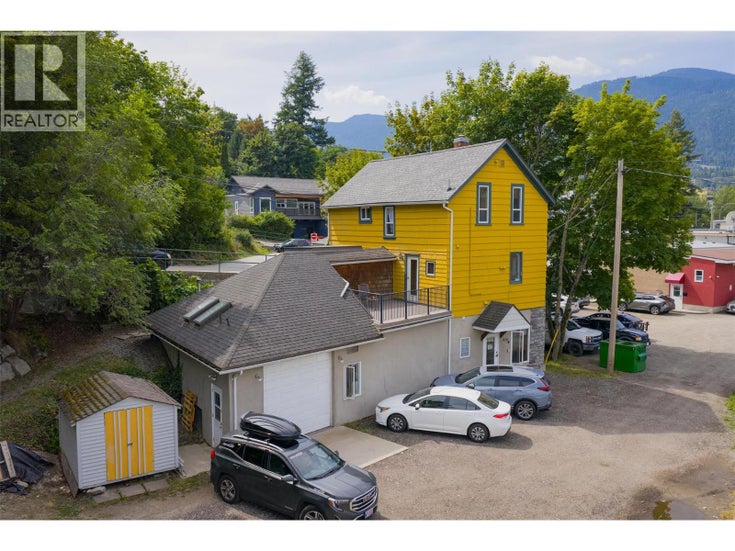 915 FRONT Street - Nelson House for Sale, 3 Bedrooms (10358616)