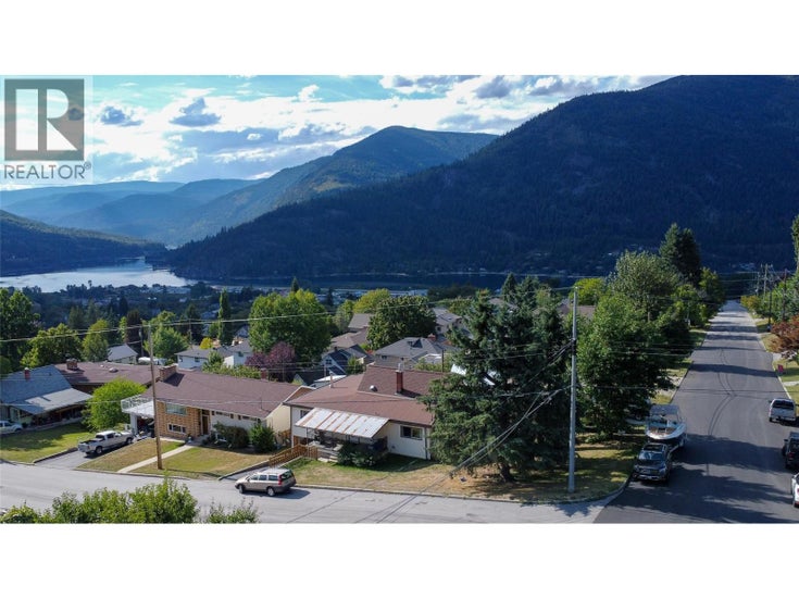1324 Cedar Street - Nelson House for Sale, 5 Bedrooms (10359200)