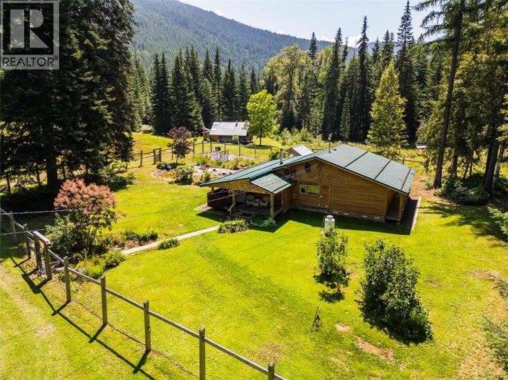 541 Bear Road - Salmo House for Sale, 3 Bedrooms (10361590)