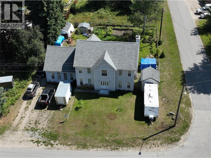 1118 HAROLD Street - Slocan House for Sale, 5 Bedrooms (10363392)