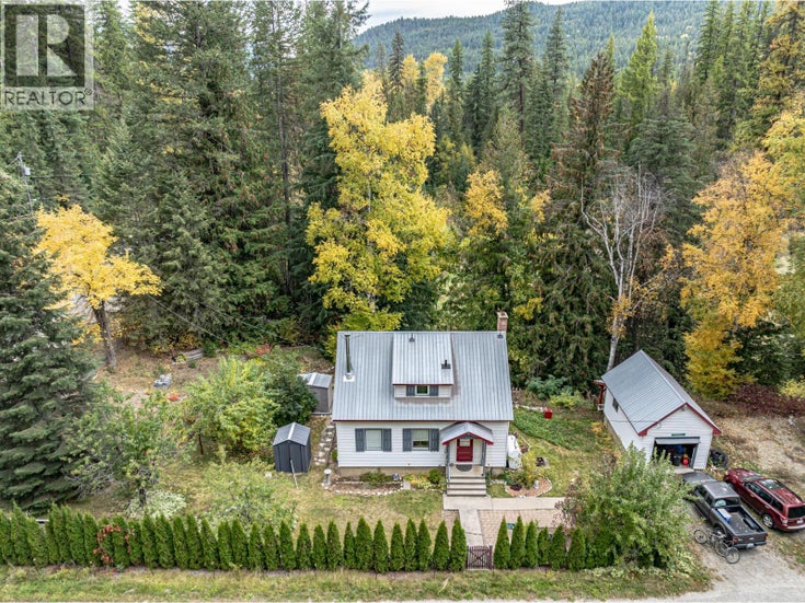 9990 Highway 6 - Nelway House for Sale, 2 Bedrooms (10365682)