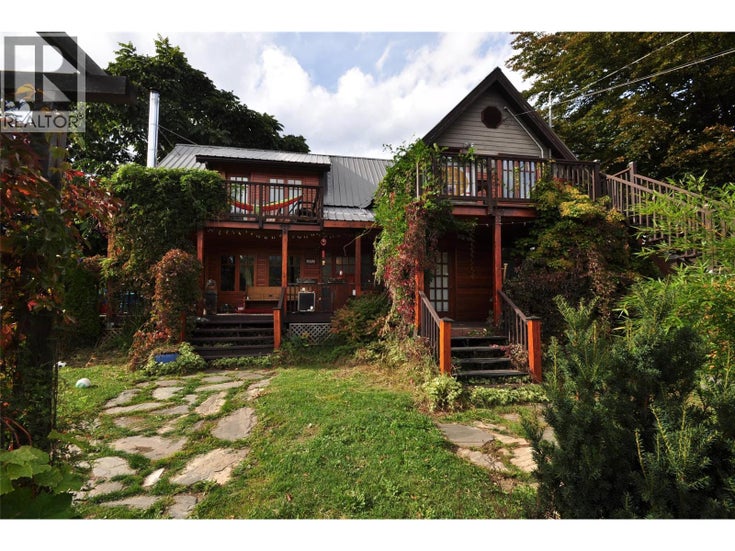 105 Washington Street N - Kaslo House for Sale, 5 Bedrooms (10371988)