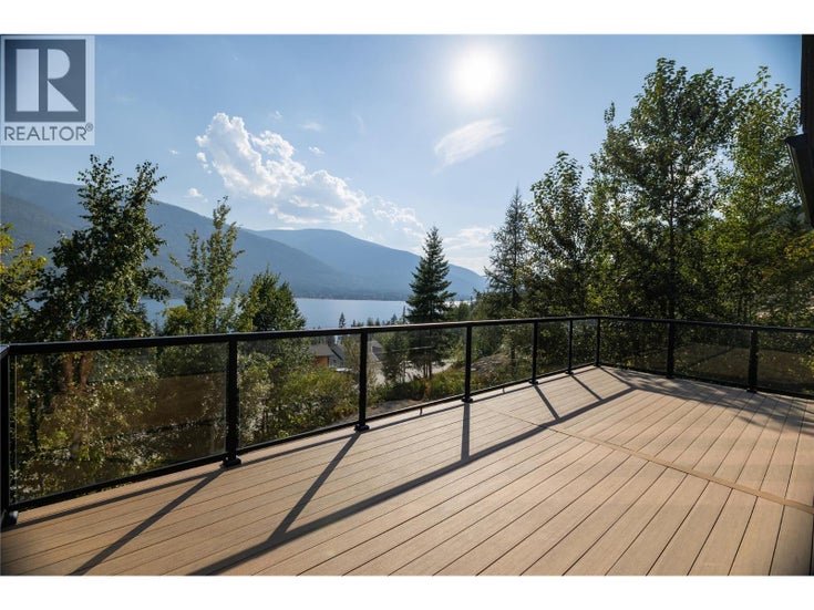 145 Lakeview Drive - Nelson House for Sale, 4 Bedrooms (10372109)