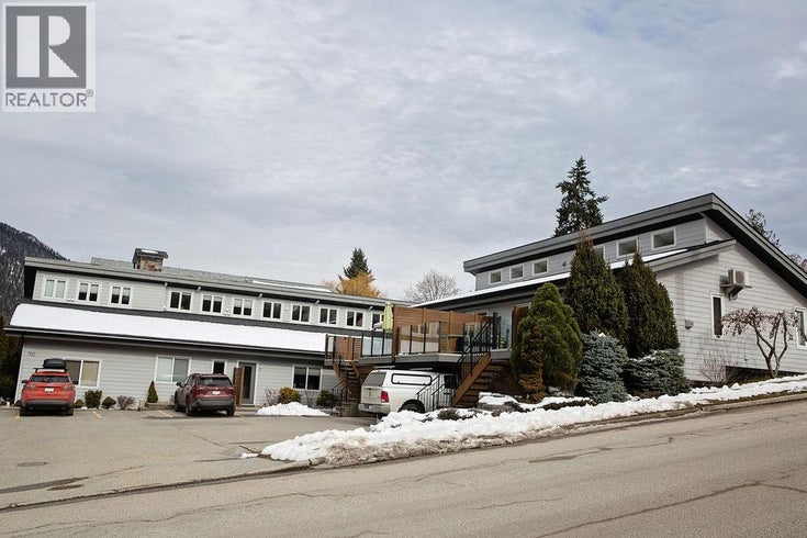 702 Fourth Street Unit# 4 - Nelson Row / Townhouse for Sale, 2 Bedrooms (10375583)