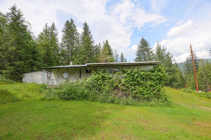 8871 Slocan West Road  - Slocan Single Family, 5 Bedrooms (2466213)