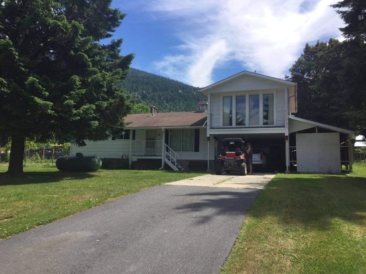 207 Maple Street - Nakusp Rural Single Family, 3 Bedrooms (2458284)