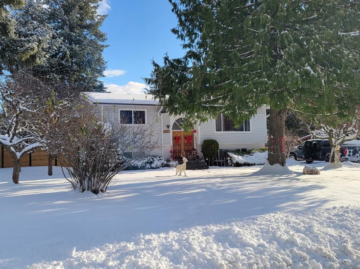 417 9th Ave NW - Nakusp Single Family, 5 Bedrooms (2462388)