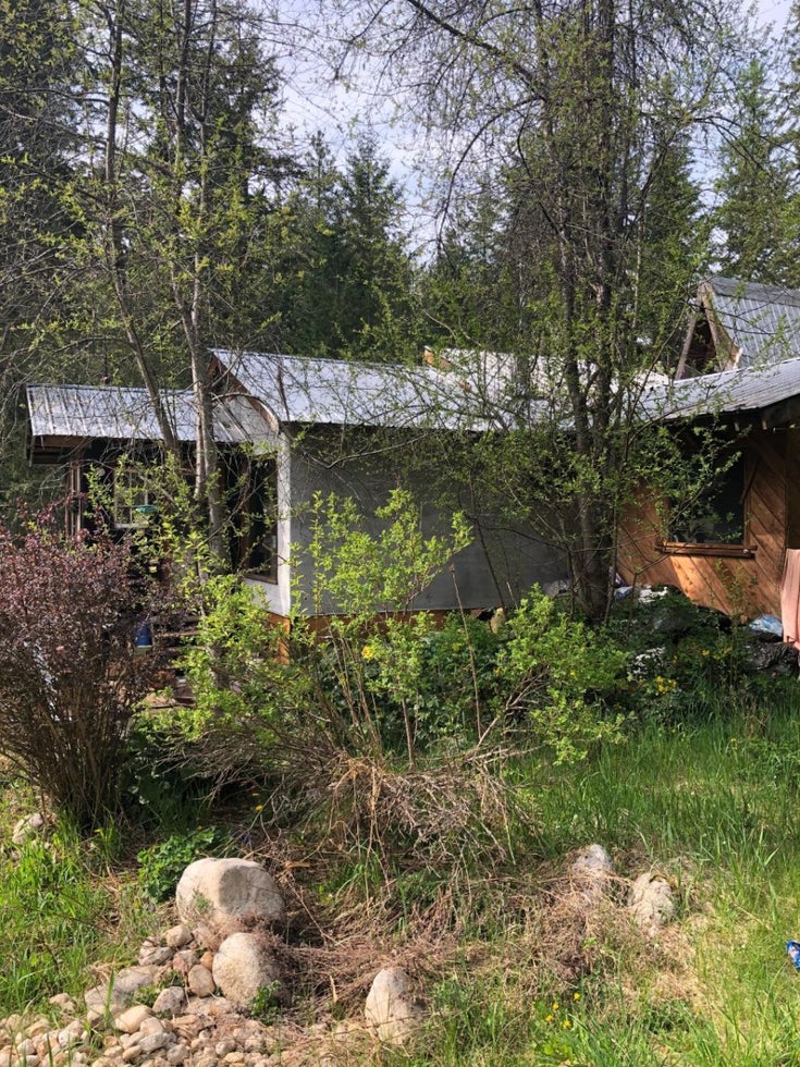 5907 Cedar Creek Road - Passmore/Winlaw/Slocan Single Family(2458443)