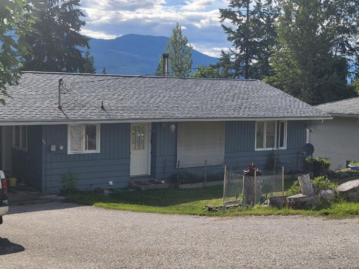 208 2nd Avenue - Nakusp Single Family for sale, 3 Bedrooms (2459525)