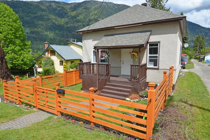 607 Kokanee Avenue - Nelson Single Family, 4 Bedrooms (2458848)