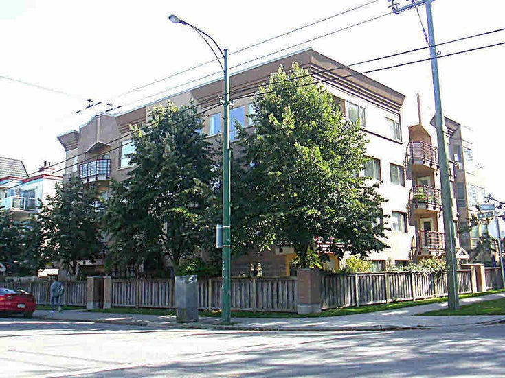 101 3290 W 4th Avenue - Kitsilano Apartment/Condo, 2 Bedrooms (V505796)