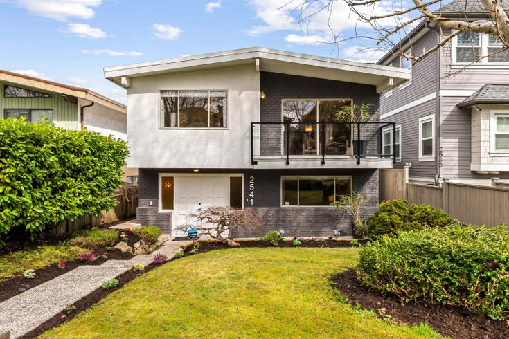 2541 E 23rd Avenue - Renfrew Heights Single Family Residence for Sale, 4 Bedrooms (R2988006)