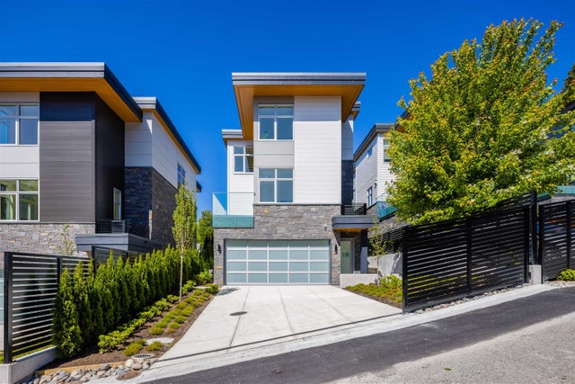 592 Arthur Erickson Place - Park Royal Single Family Residence for Sale, 3 Bedrooms (R3053817)